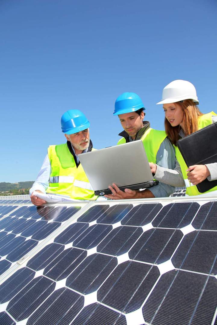 Equipe installateurs photovoltaïques Mazamet