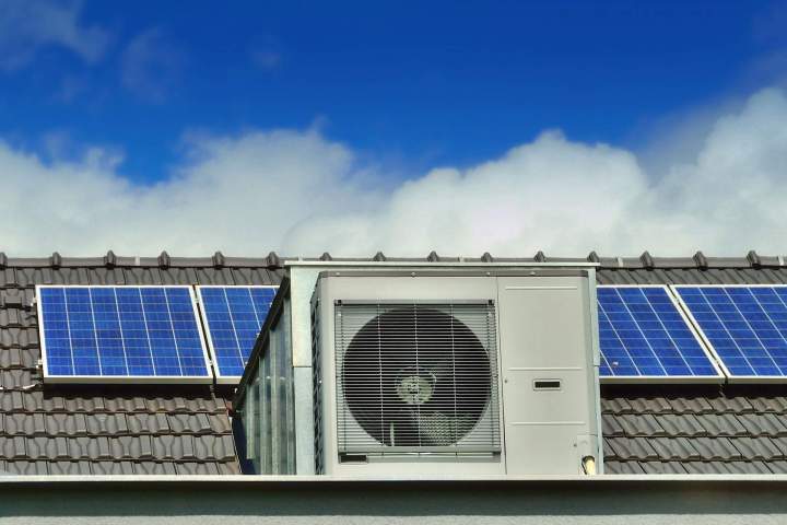 Pompe à chaleur avec panneaux photovoltaïque